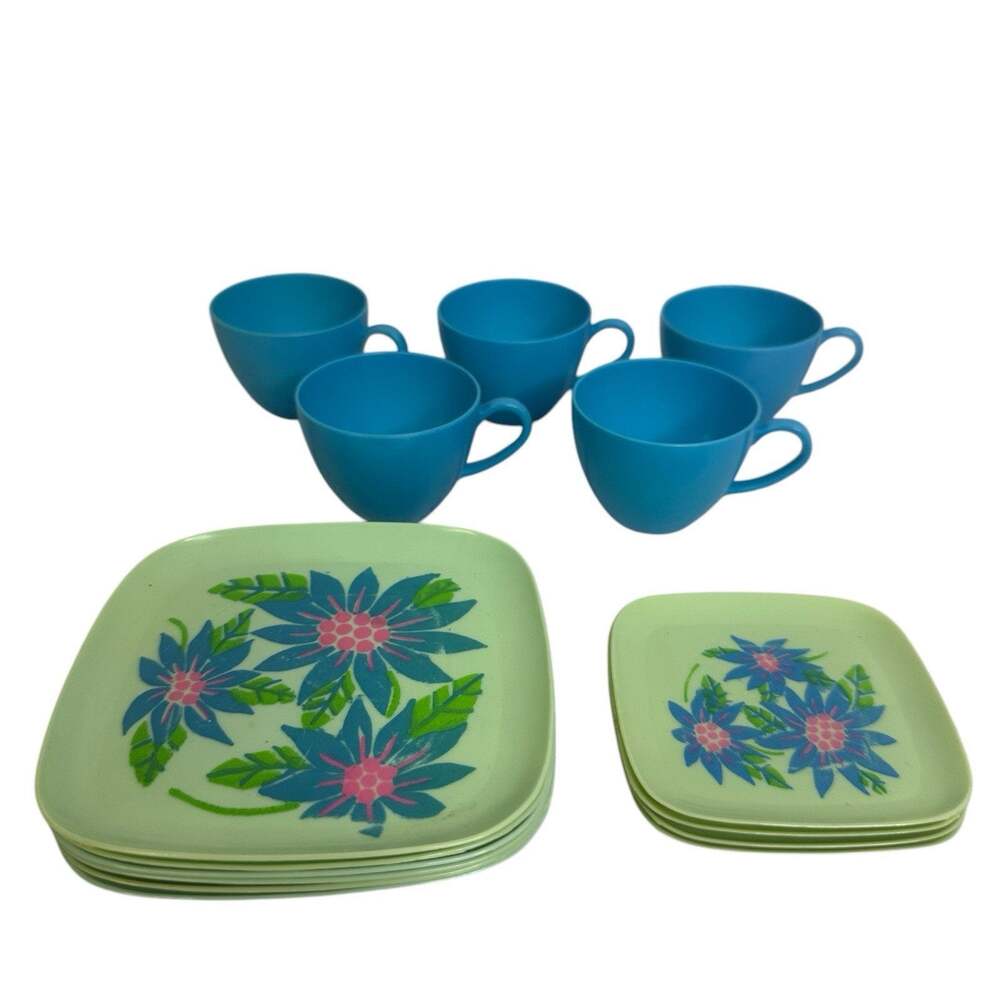 Blue Flower Plastic Doll Tea 6 Large Plates 4 Small Plates & 6 Cups Toy Vintage